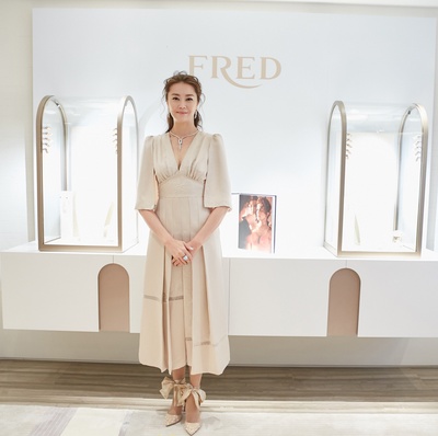 观月亚理莎的写真-FRED 銀座本店