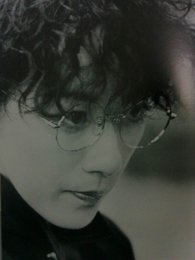 凉风真世的写真-戴眼镜的凉哥哥很少见...