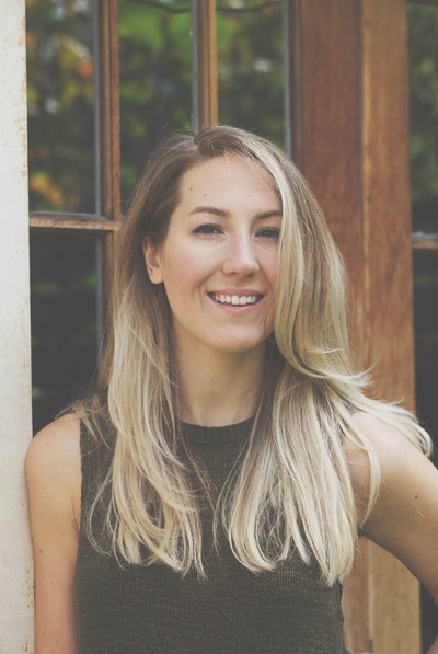 埃丽卡·布罗兹基的写真