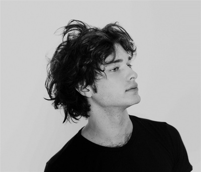 卢卡·梅利亚瓦的写真-Louka MELIAVA