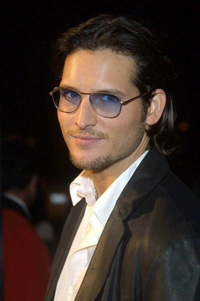 彼得·费辛利的写真