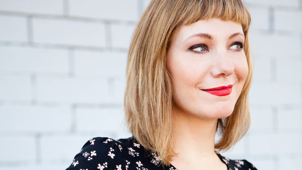 艾米丽·V·戈登的写真-艾米丽·V·戈登