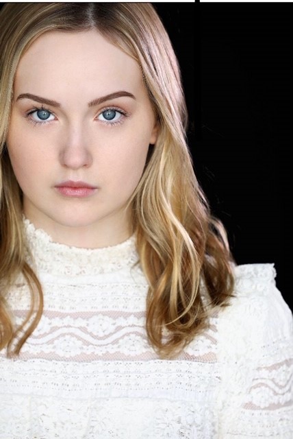 艾玛·霍华德的写真