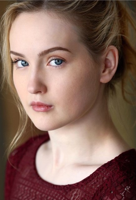 艾玛·霍华德的写真