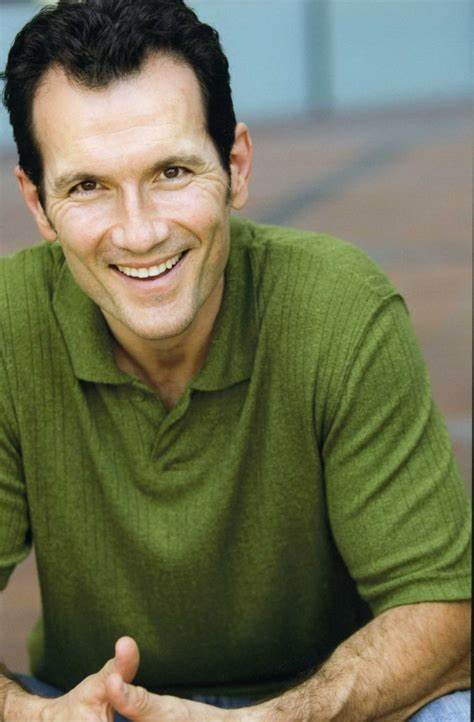 安东尼·泰勒·奎恩的写真