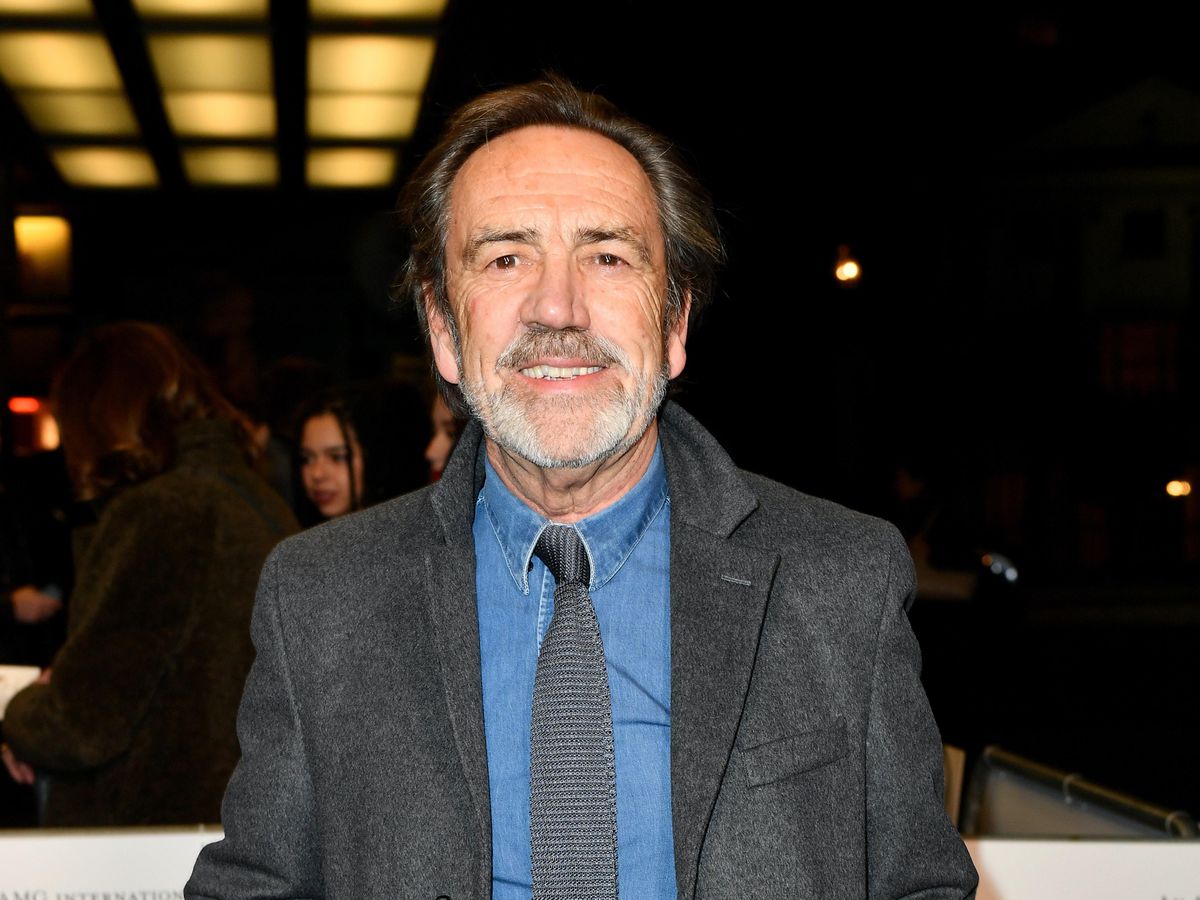 罗伯特·林德森的写真