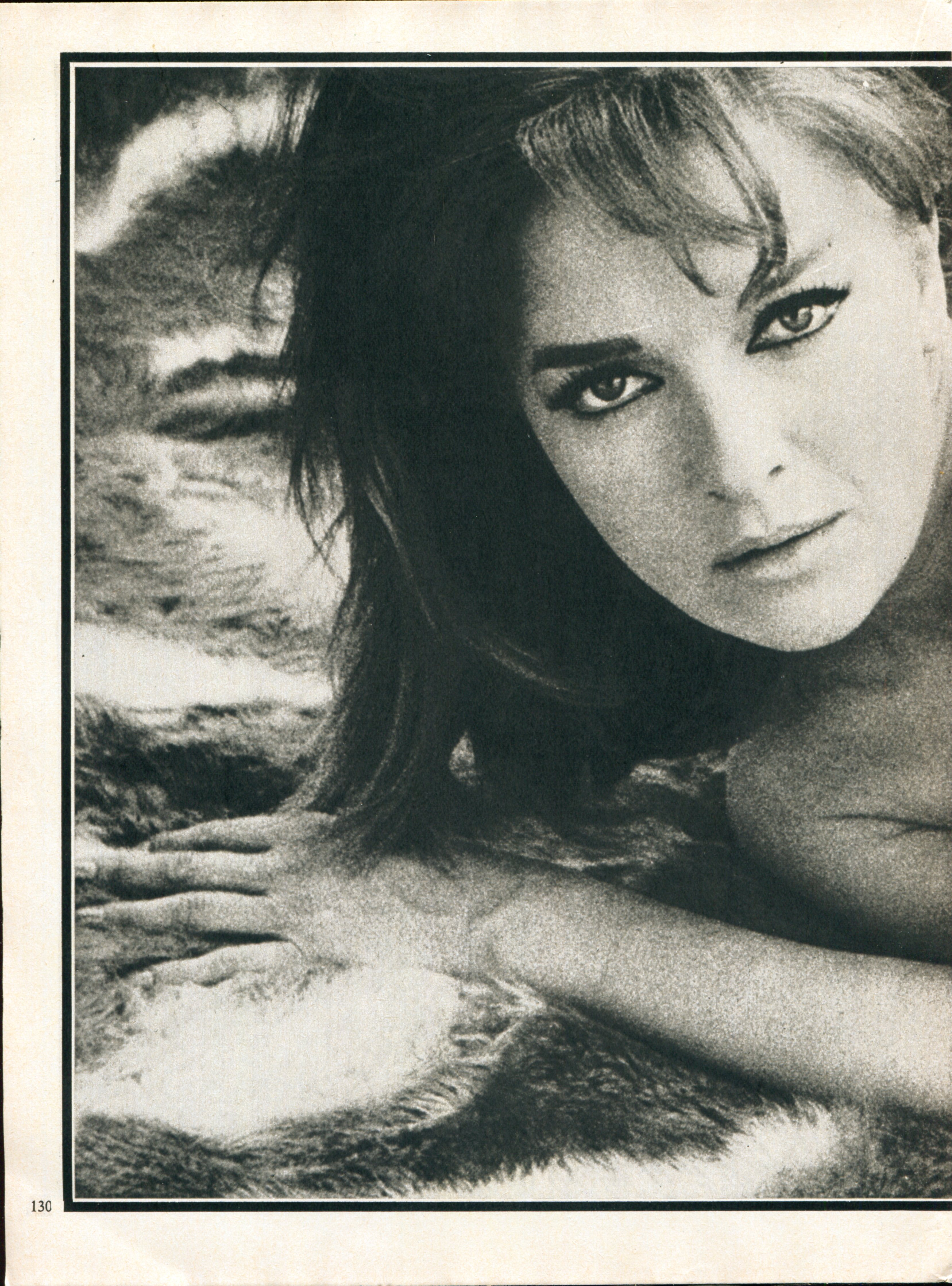 丽莎·佳丝托妮的写真