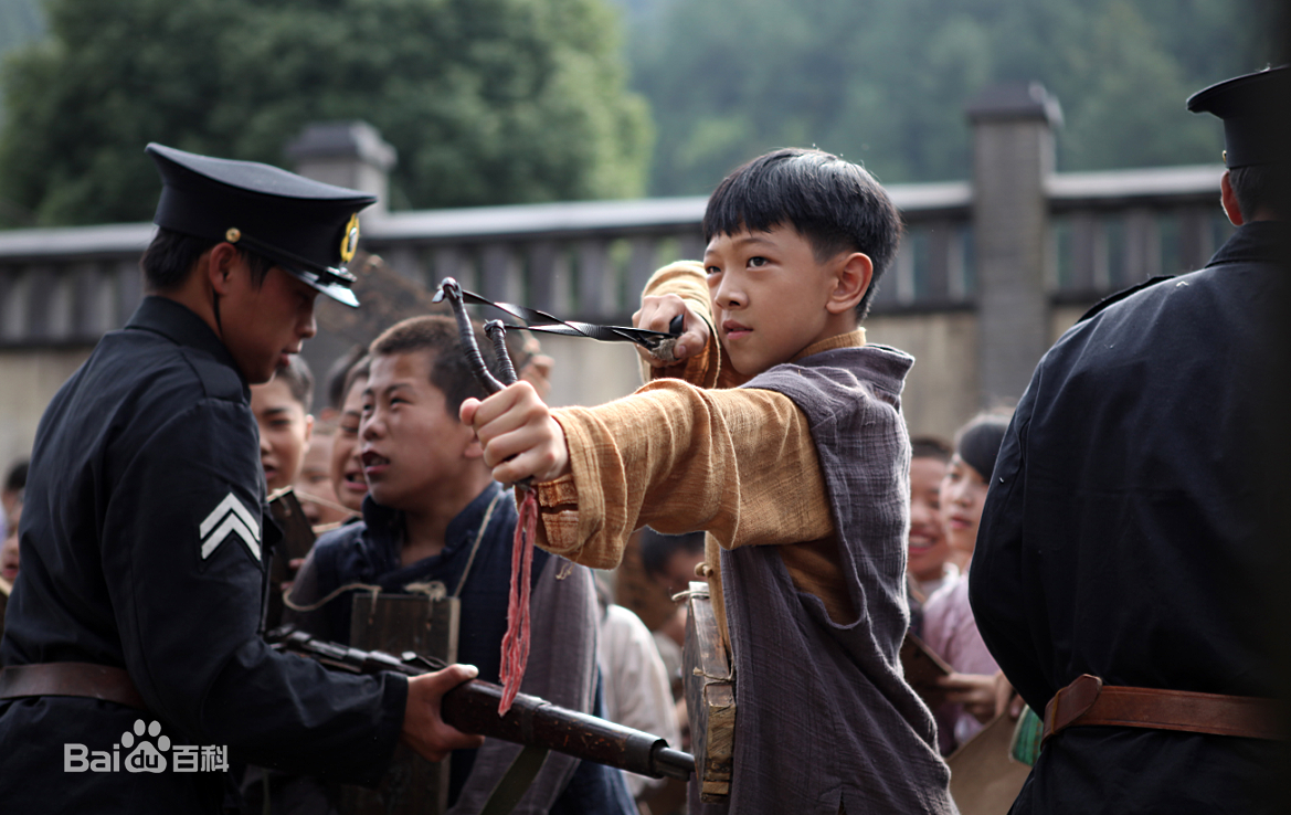 张琛的写真-战火中的花蕾剧照