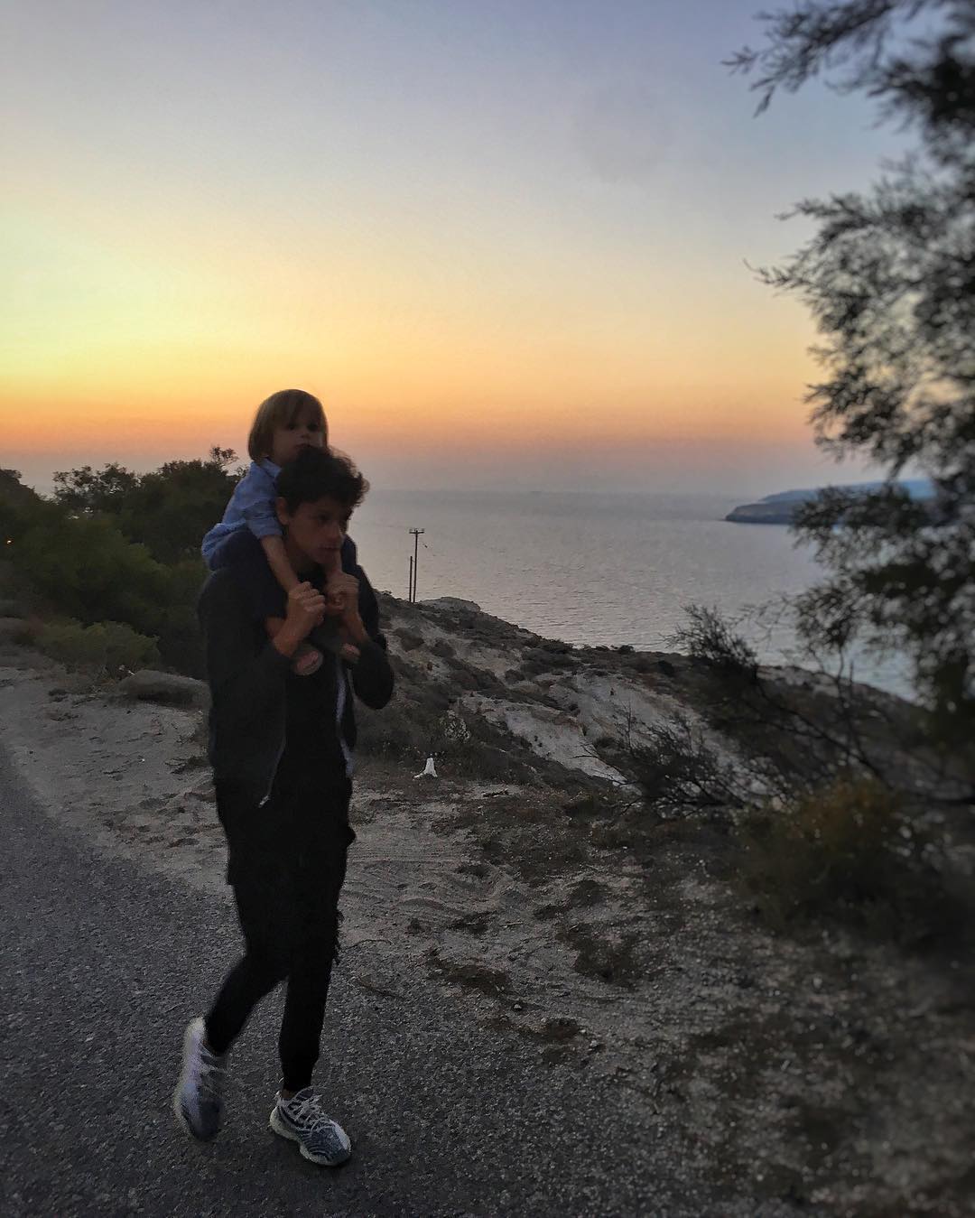 让-斯坦·杜·帕克的写真-和弟弟一起