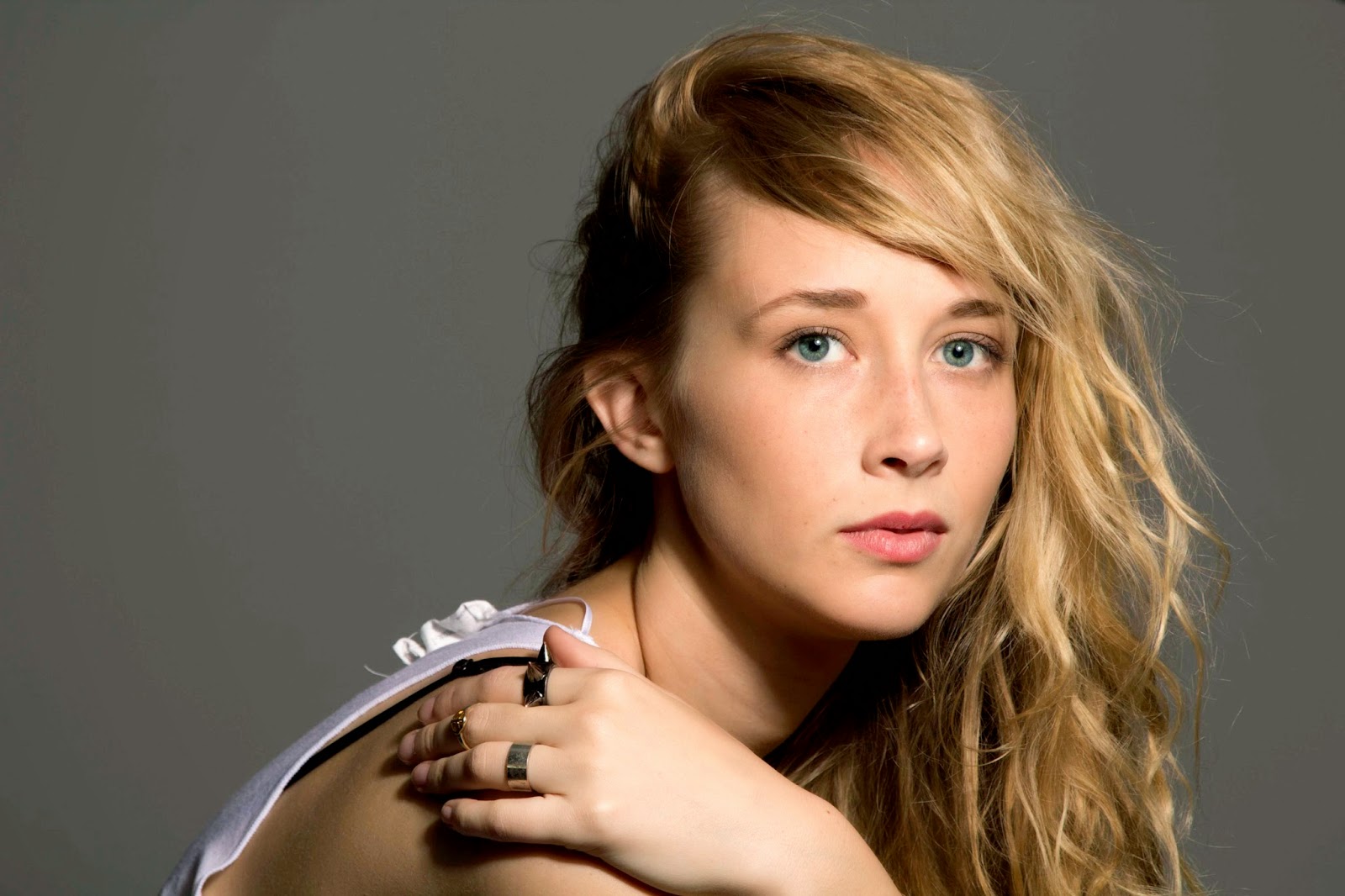 英格丽·加西亚·荣松的写真