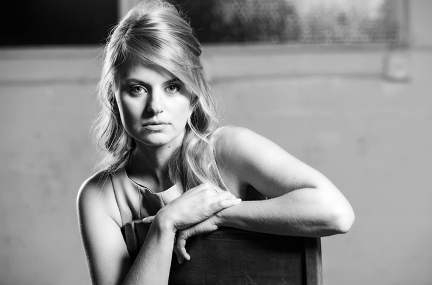 萨拉·明妮奇的写真