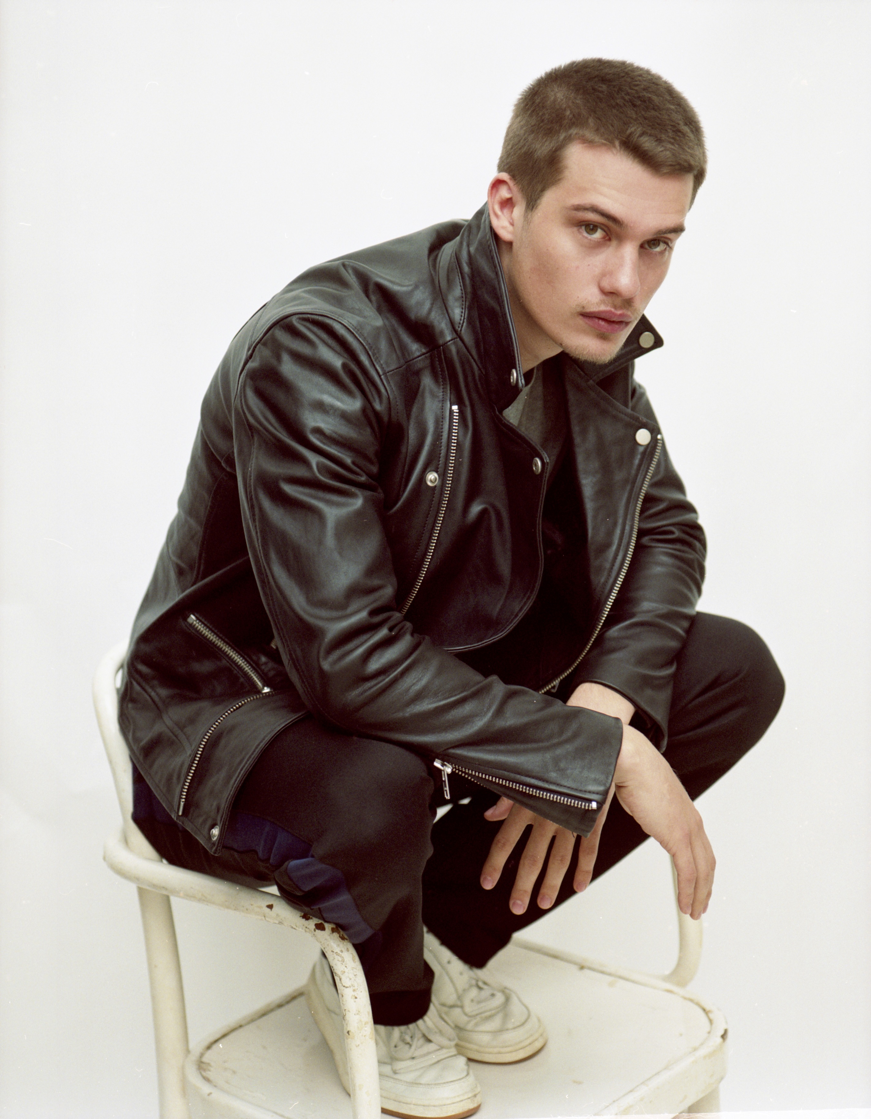 尼古拉斯·加利齐纳的写真