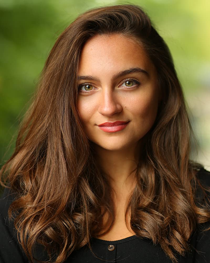 伊莎贝尔·莫洛伊的写真