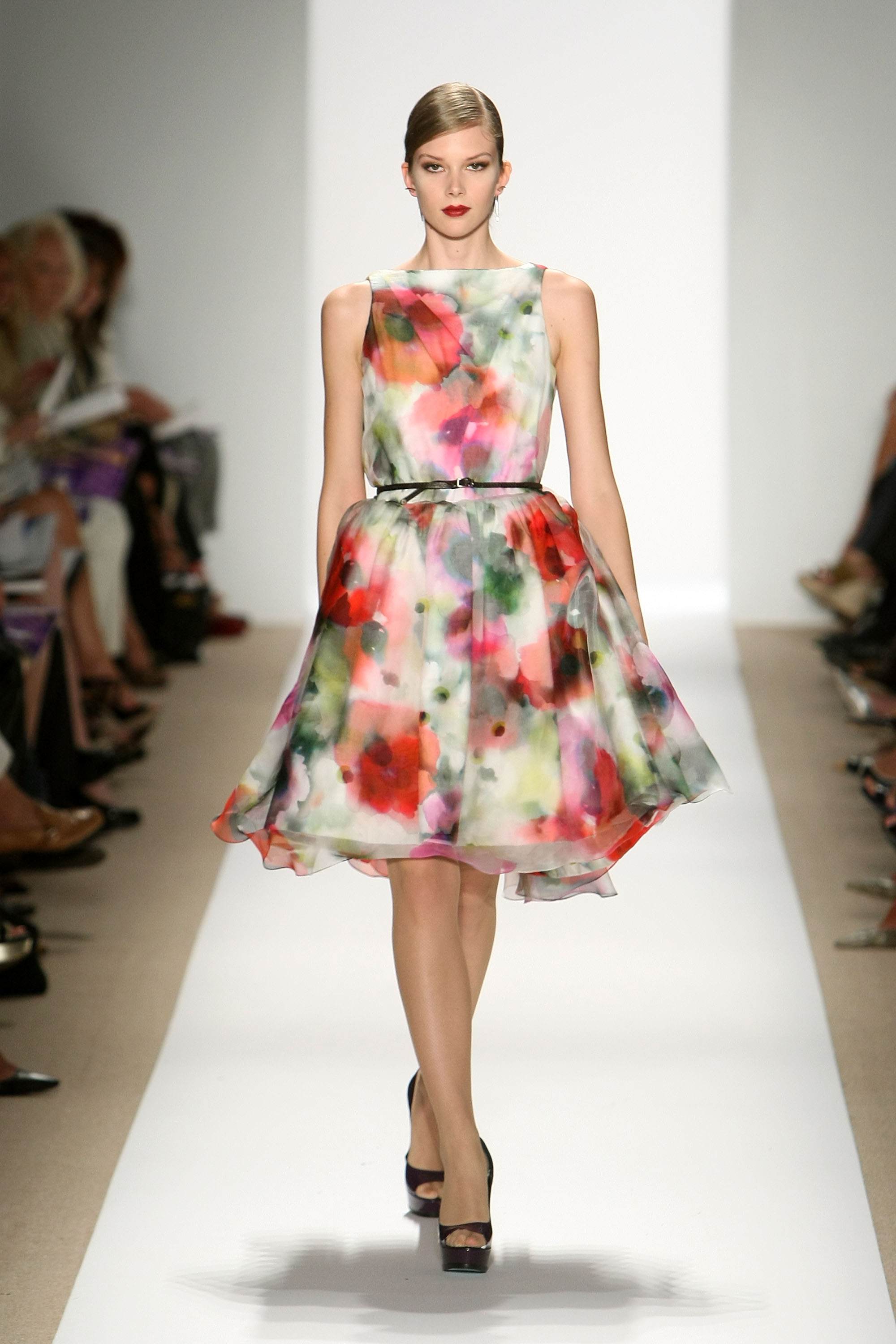 艾玛·伊西塔的写真-Dennis Basso SS 20...