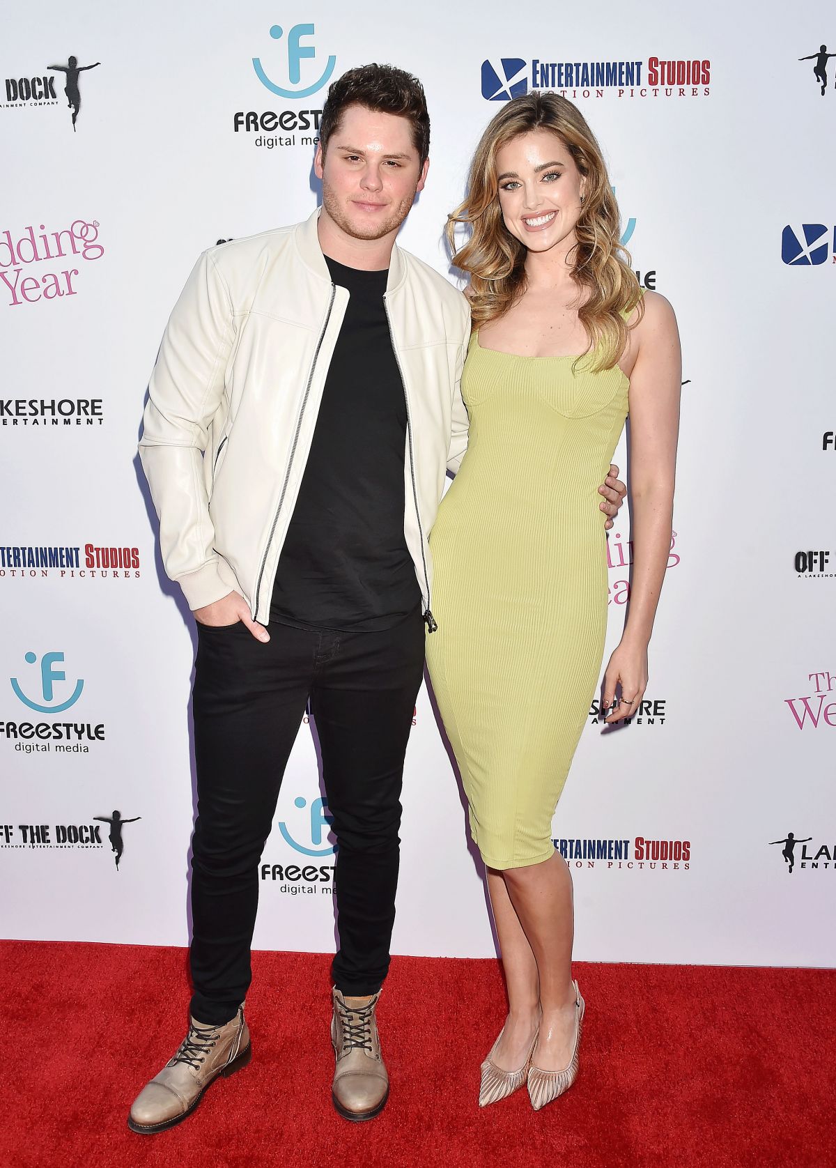 艾什莉·纽布罗丝的写真