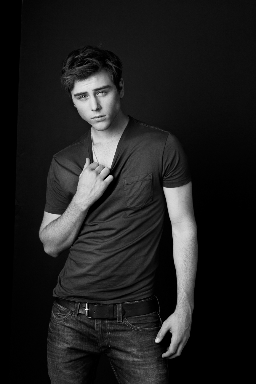 斯特灵·比尤芒的写真