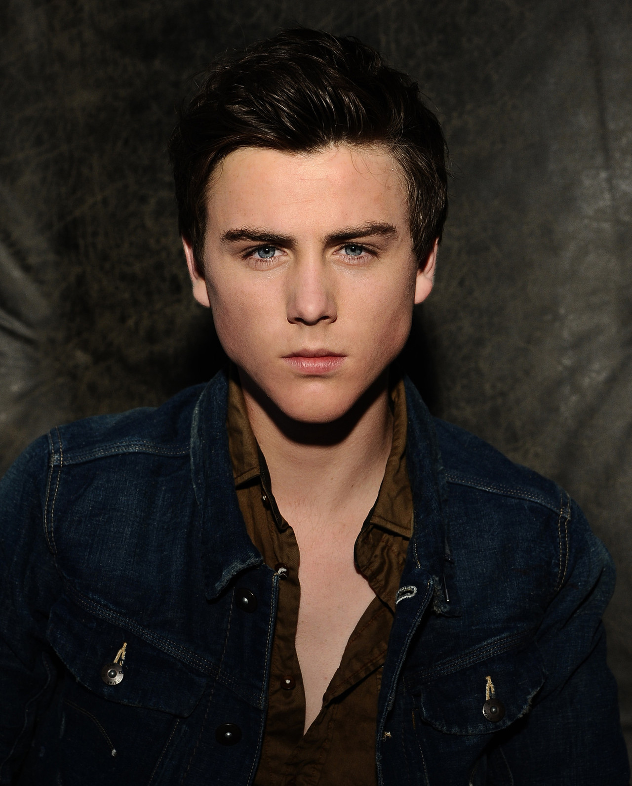 斯特灵·比尤芒的写真