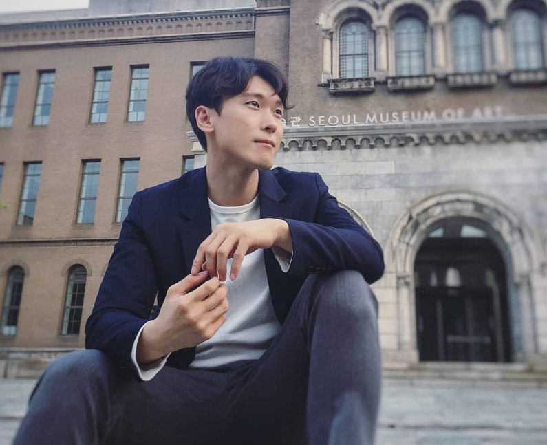 刘帝允的写真-这个小哥哥挺帅的