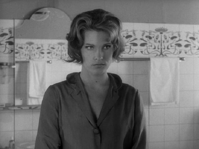 古内尔·林德布洛姆的写真-《沉默》截图