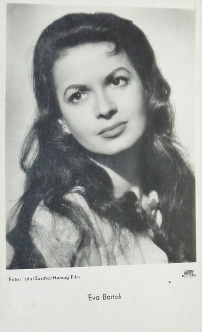伊娃·巴尔托克的写真