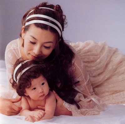 黄新惠的写真-和女儿