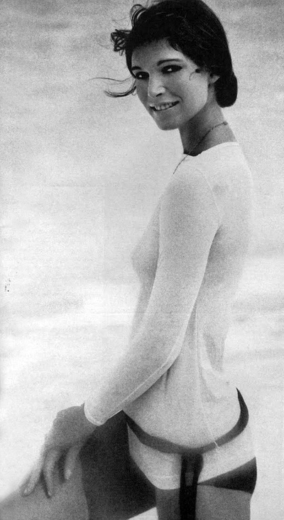 安·托克尔的写真