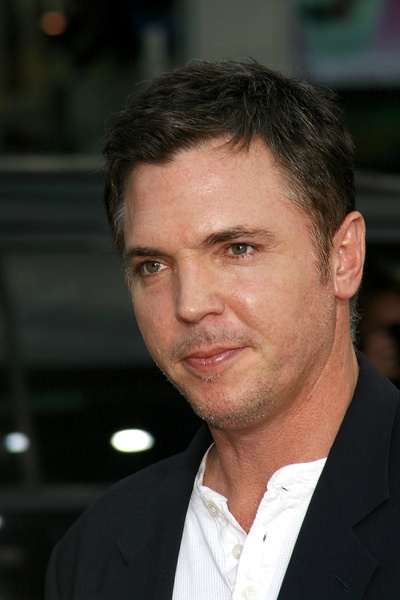 尼古拉斯·李的写真