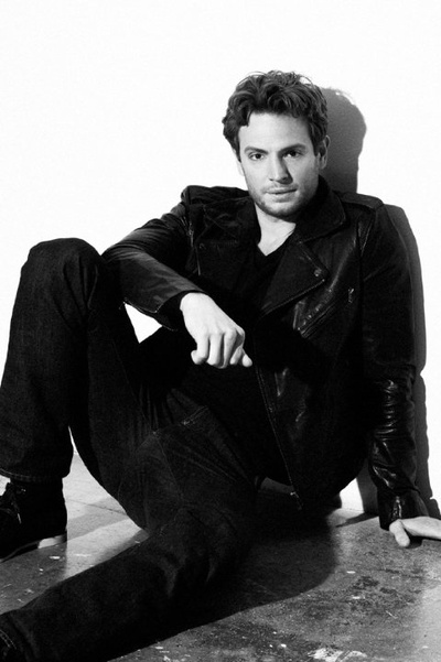 尼克·戈尔弗斯的写真