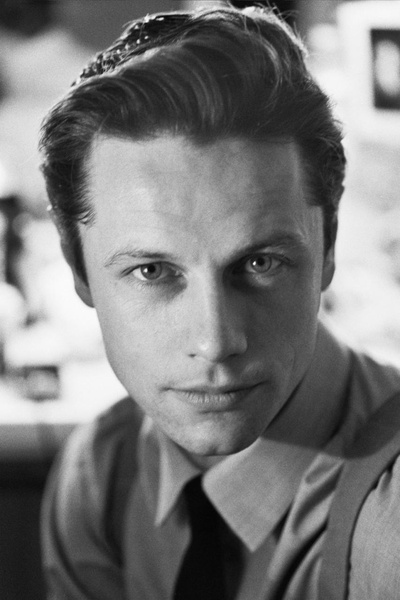 里昂·奥肯登的写真