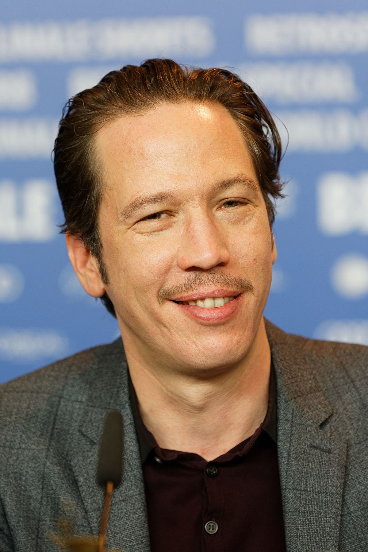 勒达·卡代布的写真