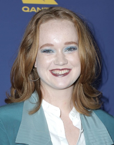 丽芙·休森的写真