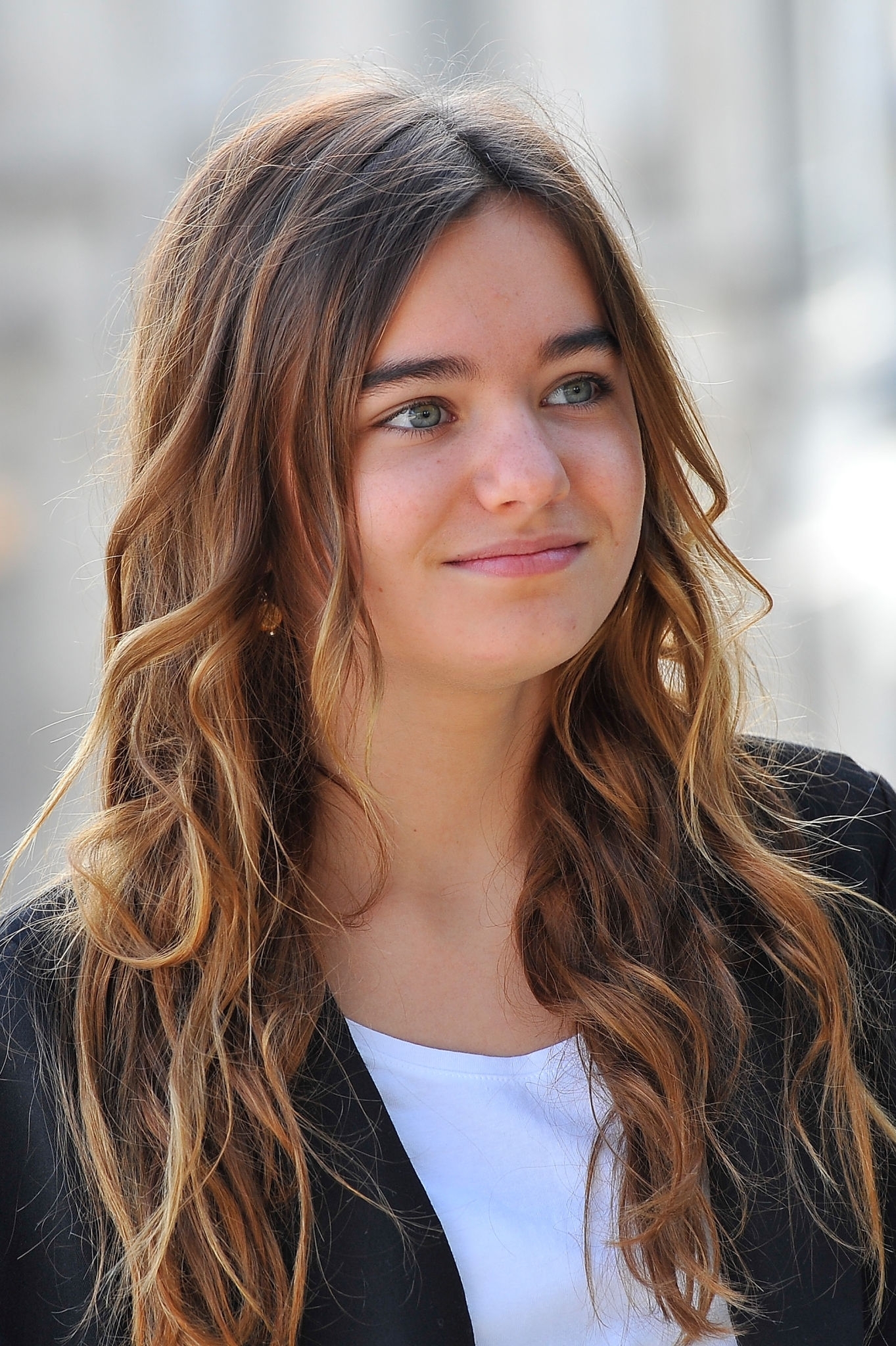 洛拉·拉塞隆的写真