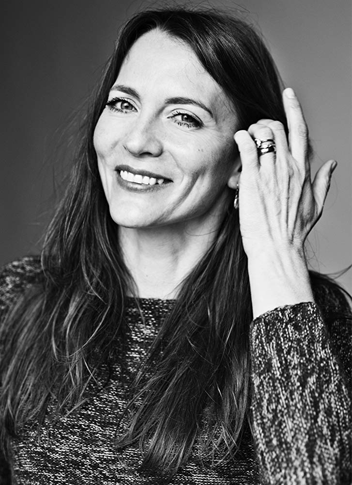 安娜·威尔逊-琼斯的写真