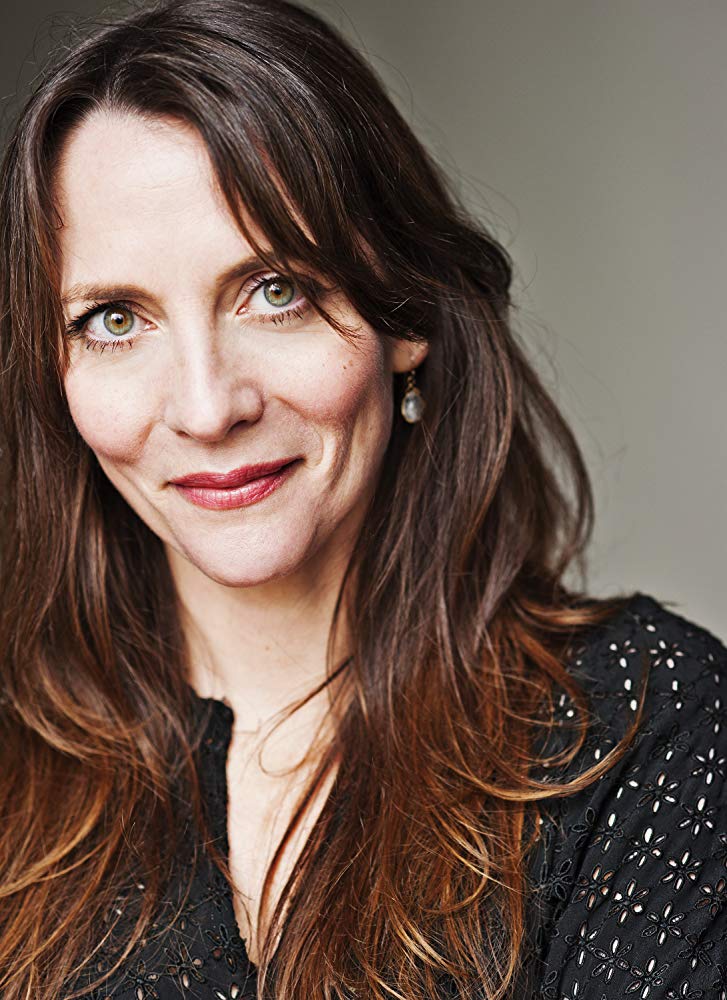 安娜·威尔逊-琼斯的写真