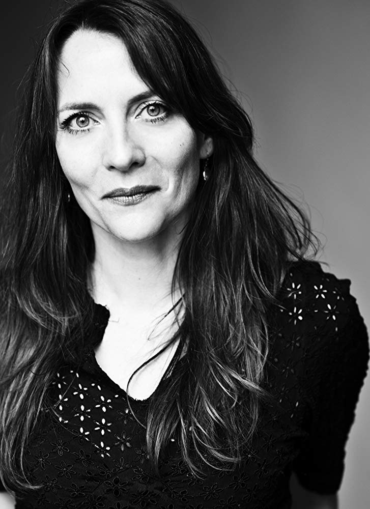 安娜·威尔逊-琼斯的写真