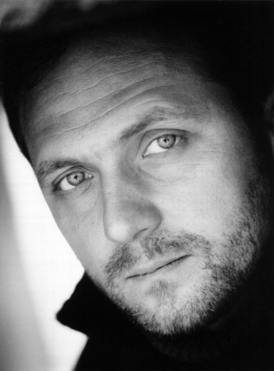 安杰列·查拉的写真