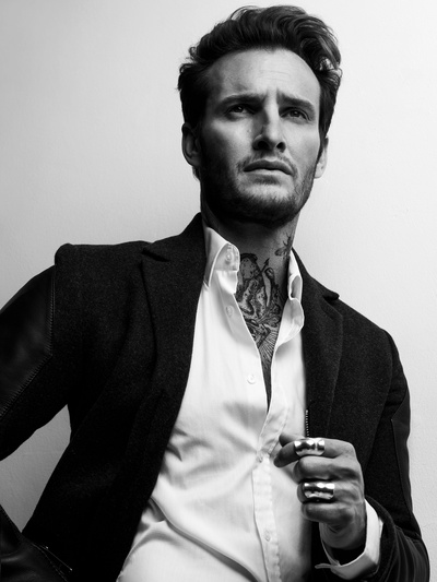 安吉尔·伯纳尼的写真