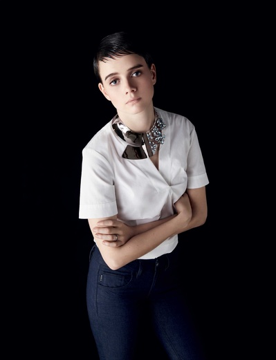 波林·艾蒂安的写真