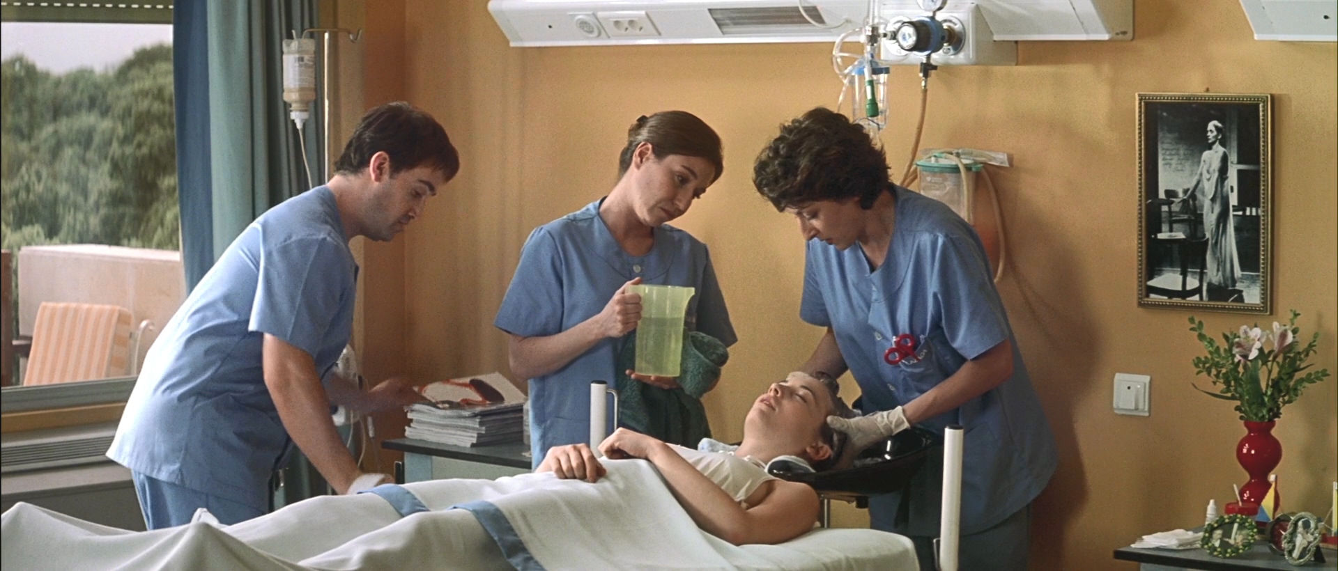 洛拉·杜埃尼亚斯的写真-对她说 Hable con ella...