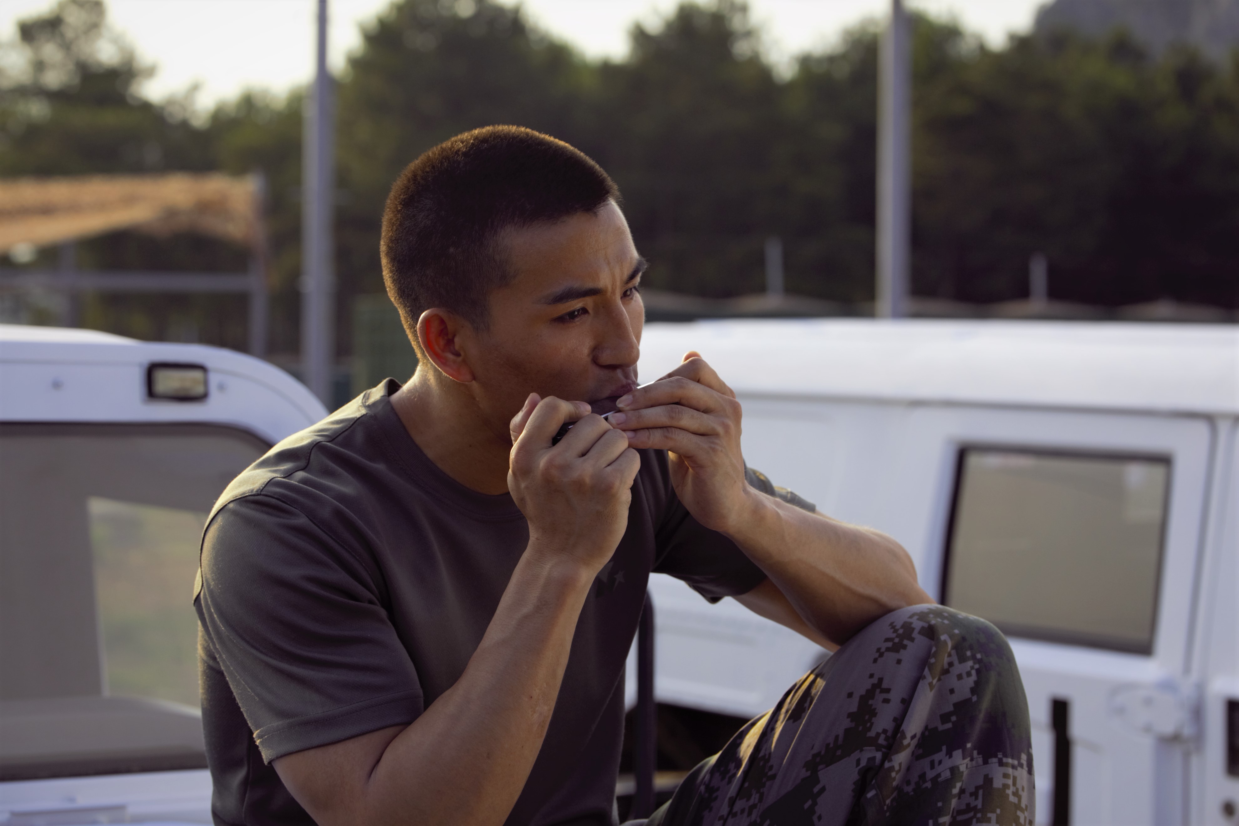 诺布钍呷的写真-《空降利刃》