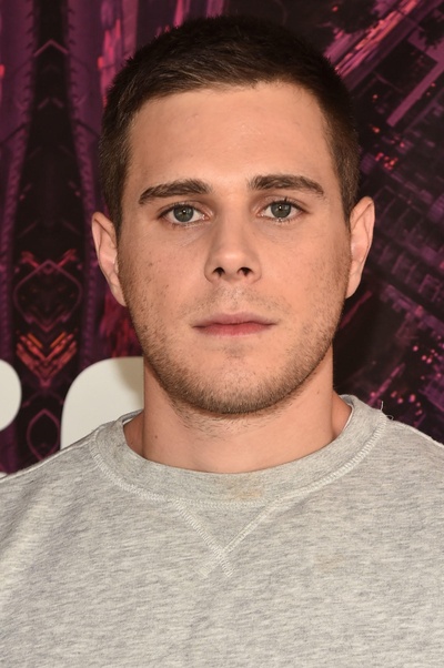 杰瑞德·亚伯拉汉姆森的写真