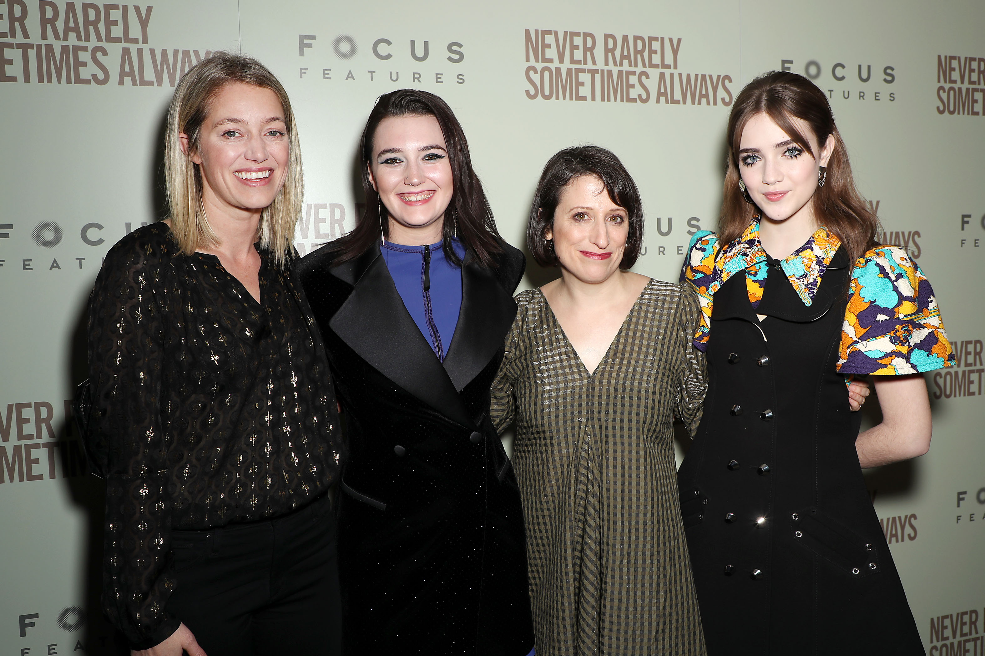 伊丽莎·希特曼的写真