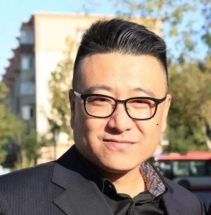 李延亮的写真-李延亮