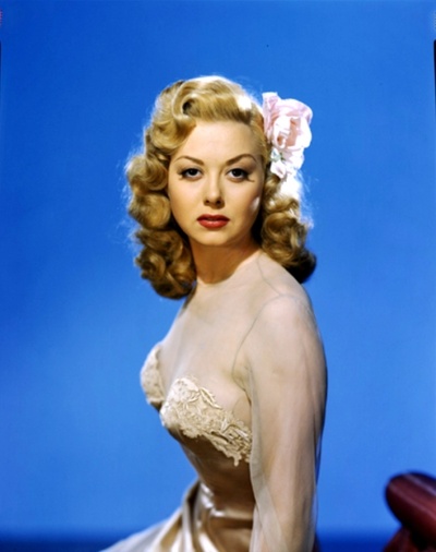 阿黛尔·玛拉的写真