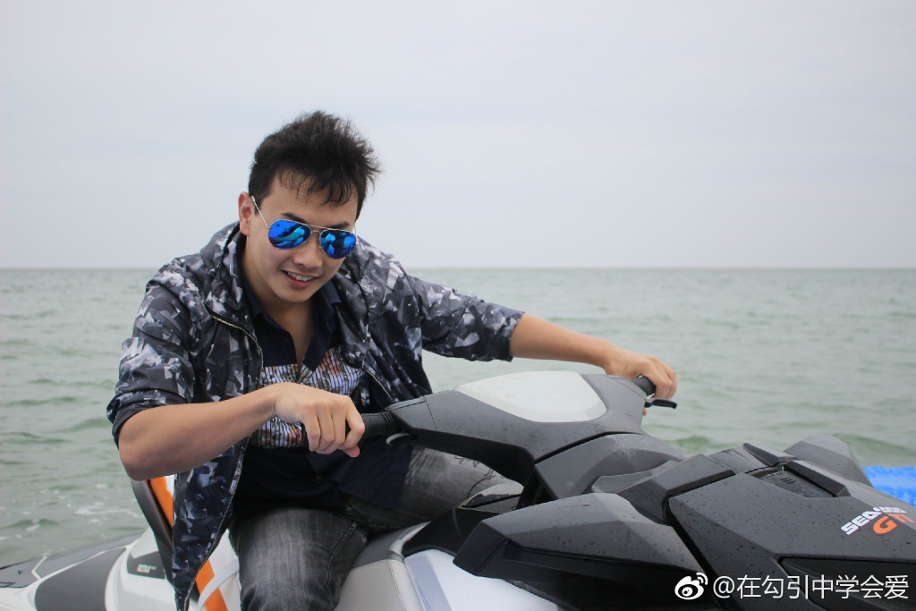 刘柳的写真-https://www.weibo.co...