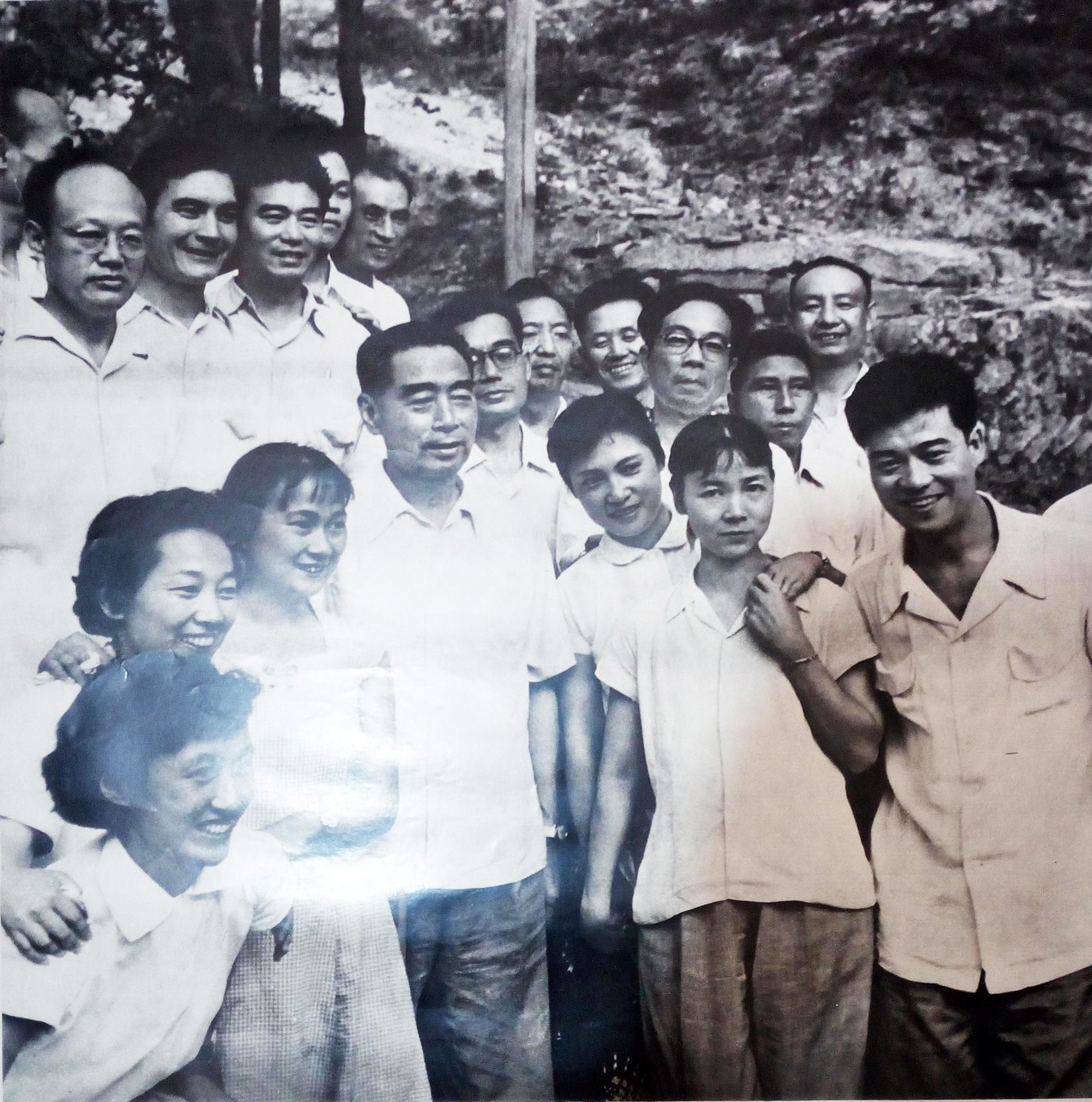 田华的写真-1962年，周恩来在长...