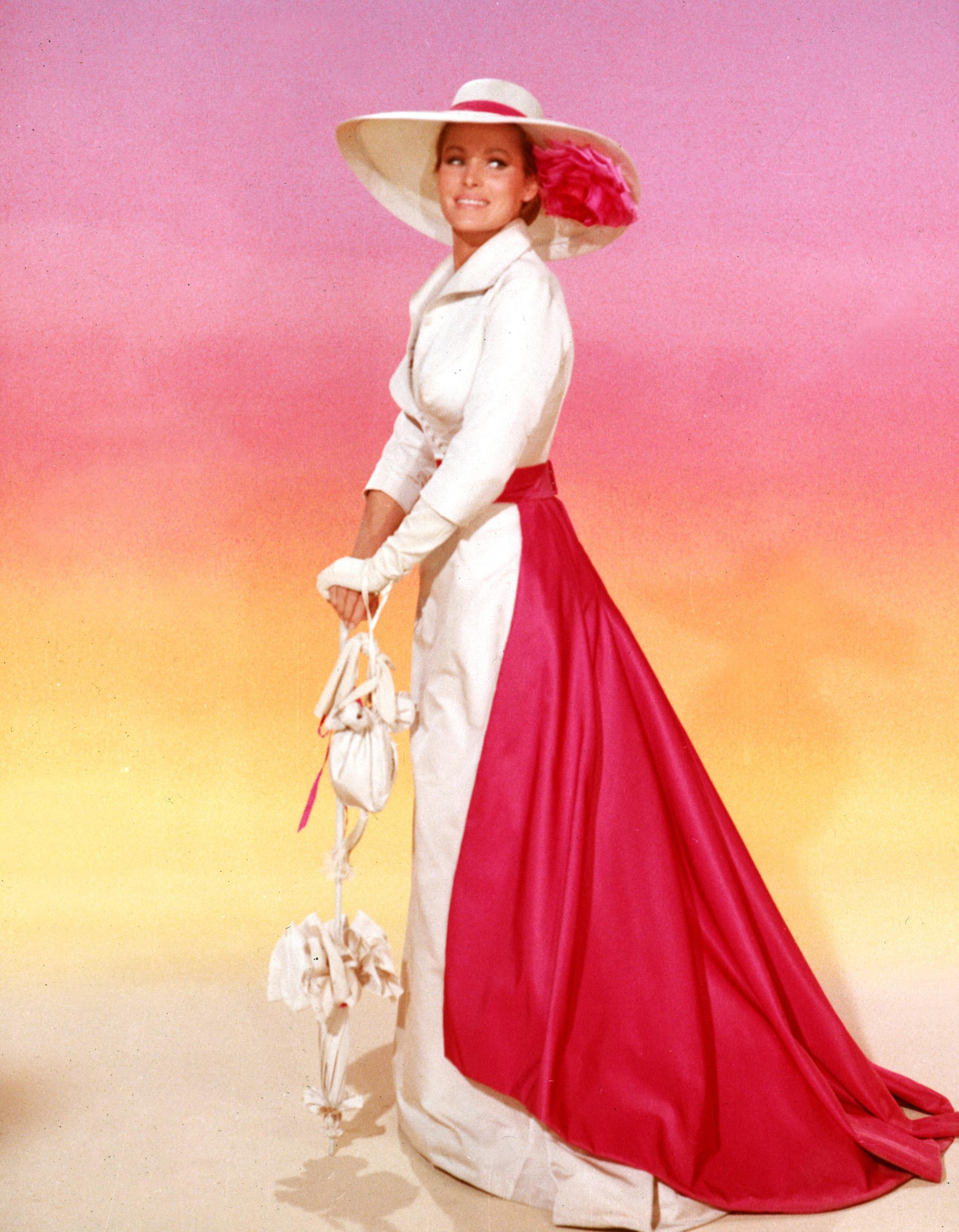 乌苏拉·安德丝的写真