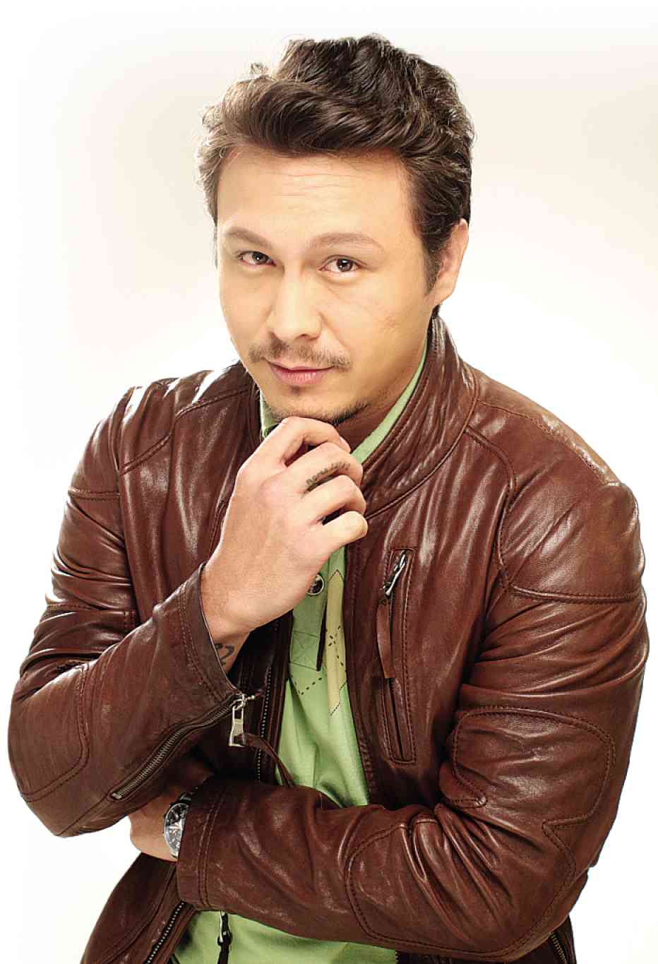 拜伦·盖斯勒的写真