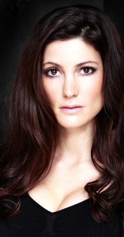 朱莉娅·本森的写真