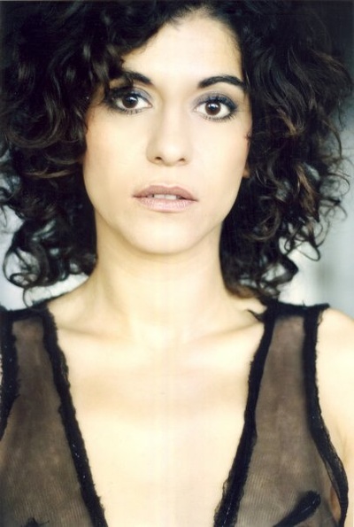 卢巴纳·阿兹巴尔的写真